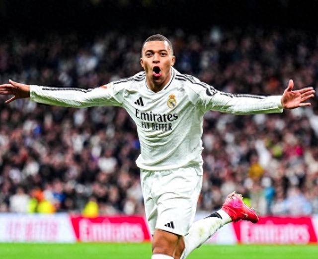 姆巴佩重返赛场，爆冷首场状态出色，法国队观众沸腾！全场沸腾不已的简单介绍-爱游戏app下载